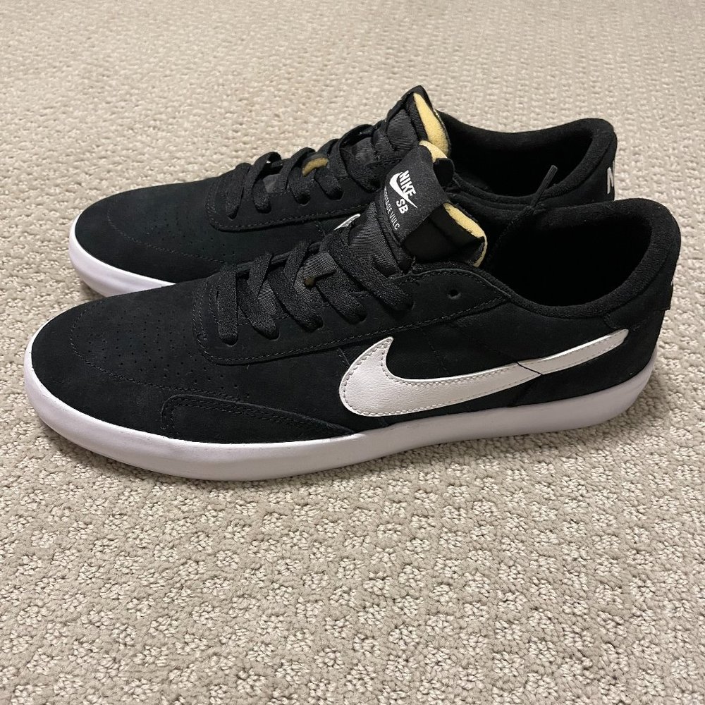 NWOT Black/White Nike SB Heritage Vulc Size 10.5